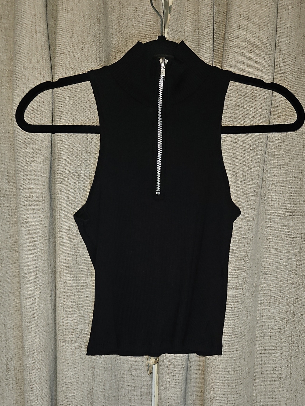 H&M Sleeveless Black Zip-Front Mock Neck Top - Unbranded